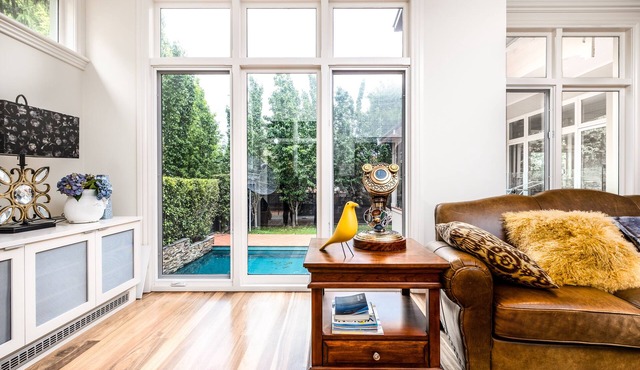 Luxury Family Home With Pool in Prestigious Suburb