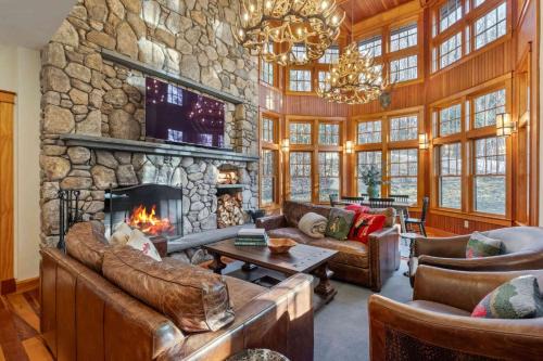 Luxury Family Lodge Hot Tub, Cinema, Game Room