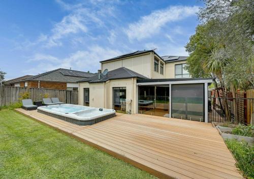 Luxury Family Retreat in Craigieburn