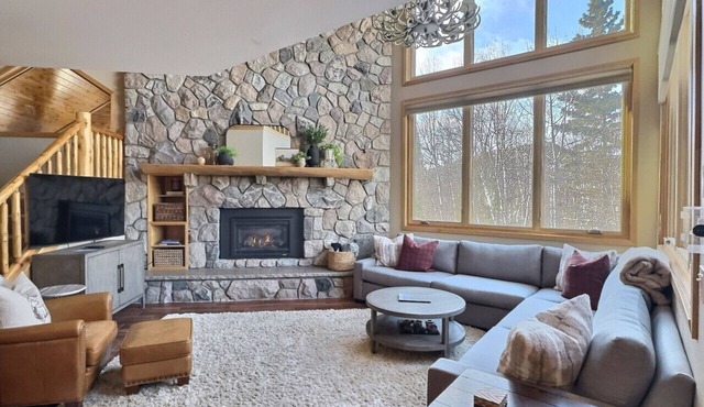 Luxury Family Retreat | Ski-in/Ski-out | Sleeps 12