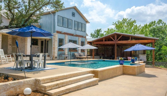 Luxury Family Retreat w/Heated Pool by Lake Travis