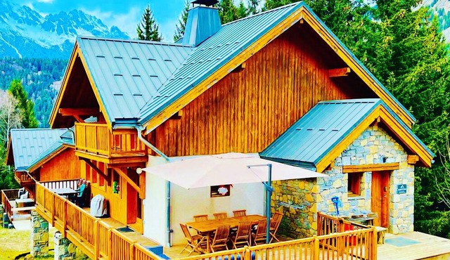 Luxury family, ski-in/ski-out chalet in Oz en Oisans (Alpe d'Huez Domain)