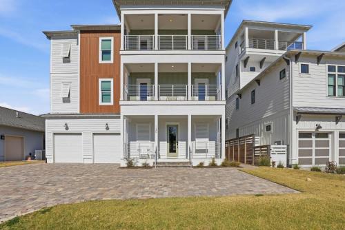 Luxury family twelve bedroom getaway with private pool