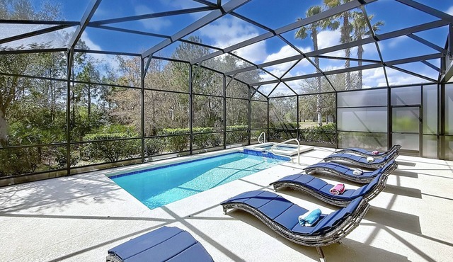 Luxury Family Villa - NO Rear Neighbors - South Facing Large Deck