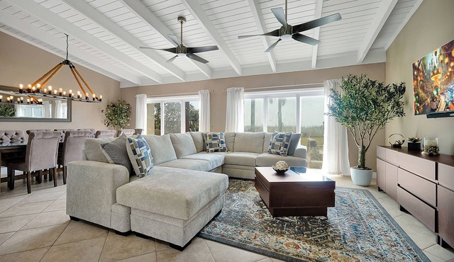 Luxury Family Villa - Direct Beach Access - Heated Pool & Chef’s Kitchen