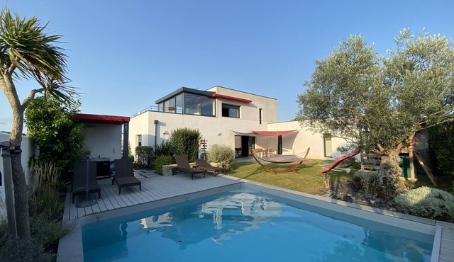 Luxury family villa with heated pool and jacuzzi