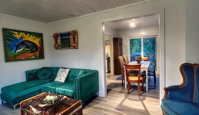 Luxury Farmstaycation - The Moose River Cottage at Lindsay Lake Farms