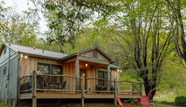 Luxury Farm Cottage, Amazing Views, Hot Tub, See our reviews!