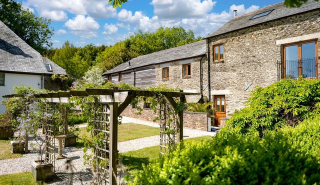 Luxury Farm Cottages in rural setting near Looe, with hot tubs and EV charging