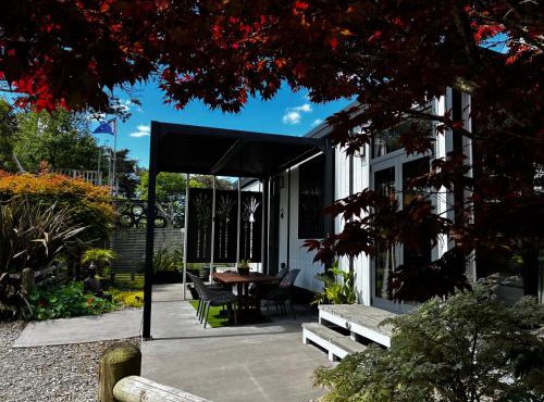 Luxury Farm Escape Tiny Home New Plymouth-Egmont Village