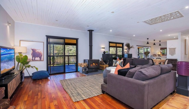 Luxury Farm Hideaway on 20 acres - Sleeps 22