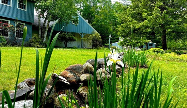 Luxury Farm Stay at Glenrose Manor - Wolf Pine Hollow