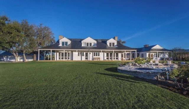 Luxury Farm Stay & Cottages!