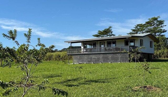 Luxury Farm Stay w/Hot Tub, ColdPlunge&CuddleCows