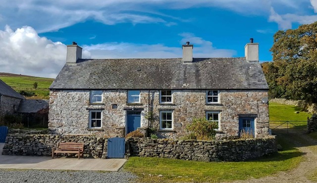 Luxury Farmhouse in Mountain Location | Cwmain