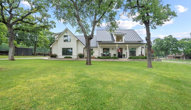 Luxury Farmhouse in Weatherford