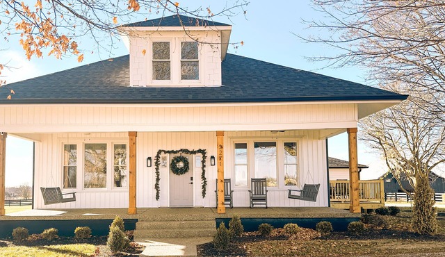 Luxury farmhouse on Bourbon Trail with hot tub - Bulleit 4 mi - Frankfort 15 mi