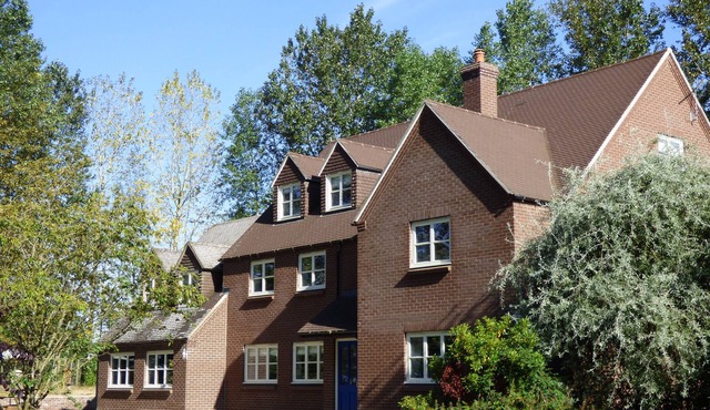 Luxury Farmhouse with Hot Tub, sleeps up to 20 people