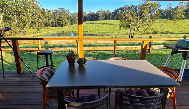 Luxury Farmstay with Spectacular district views & Pet friendly