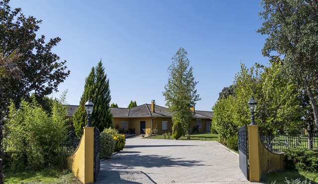 Luxury Finca in Gredos, Horse Riding, Tennis, Soccer, Fishing,