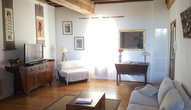 Luxury first floor 4* apartment close to amenities in noted wine village