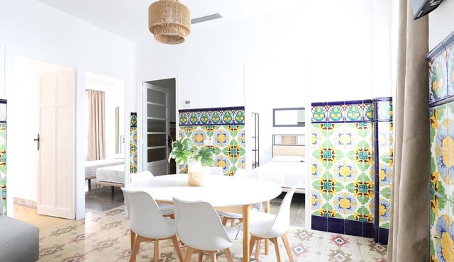 Luxury Fisherman’s House: 3BR, Modern Amenities, Near Puerto de Sagunto Beach