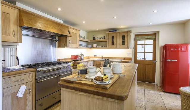 Luxury Five Star Barn hidden on quiet Kent country estate