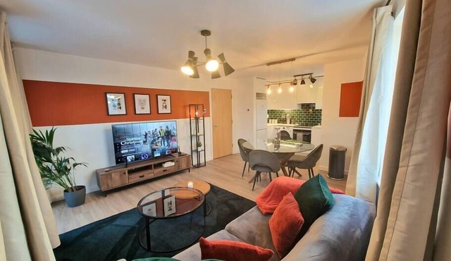 Luxury Flat 2 Bedrooms Free Wi-Fi TV Full Kitchen 2 Bathrooms