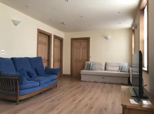 Luxury Flat, 20 Minutes by train from Edinburgh