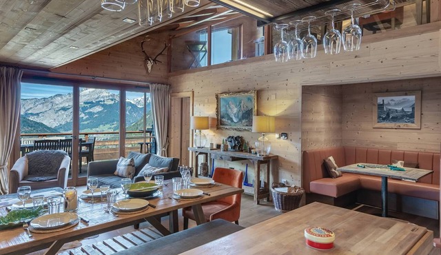 Luxury flat for 8 people - authentic, close to the centre and slopes