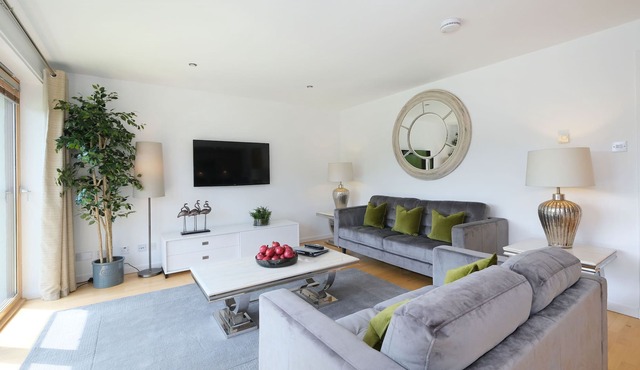 Luxury flat in peaceful riverside near Aberdeen