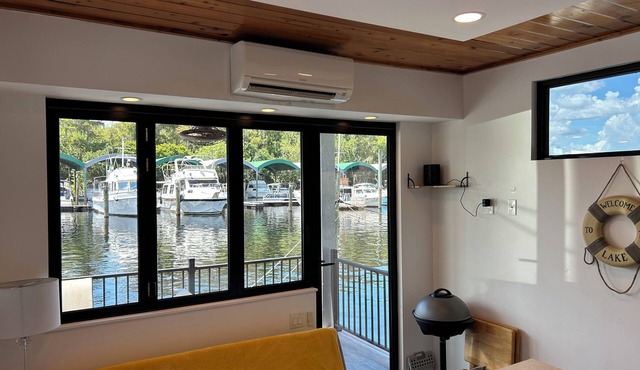 Luxury Floating House - Boat Tree Marina on St. John’s River, Sanford