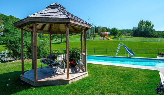 Luxury for all ages, One-of-a-kind Pool and Zen with Horses