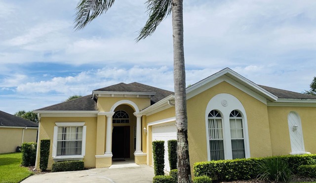 Luxury Four bedroom Home , Wheelchair friendly, with Pool Spa and Game room.