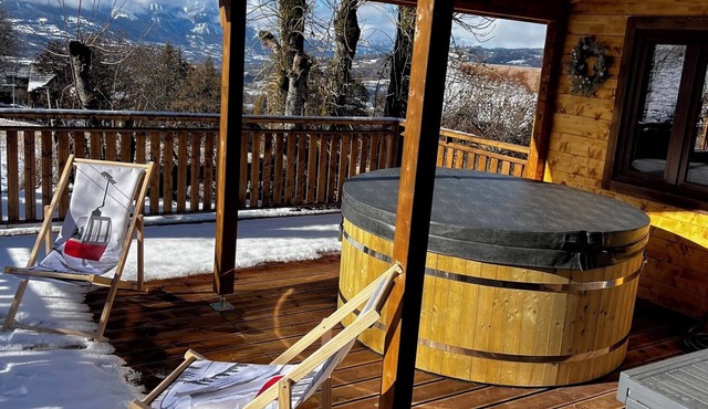 Luxury chalet at 1,300 m altitude with mountain views and slope access + SPA