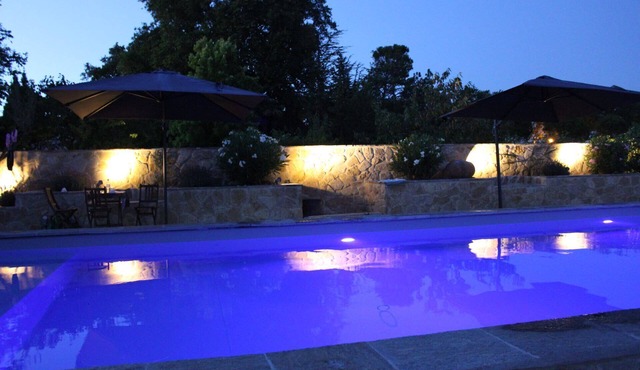 Luxury Provence DiWine House with Large heated swimming pool on the Vineyard