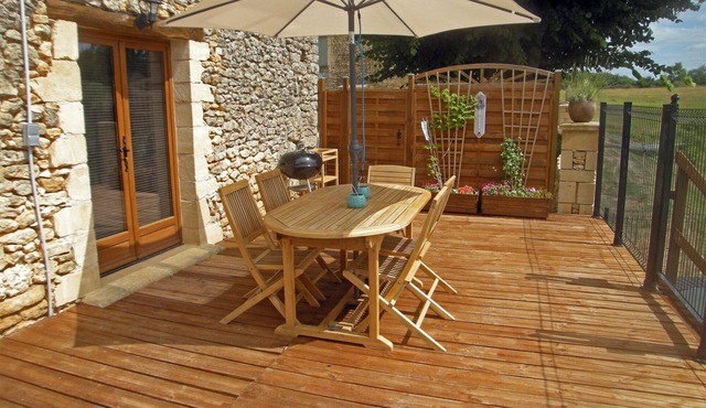 Luxury self-catering accommodation with private pool (2 Bedrooms, sleeps 5)