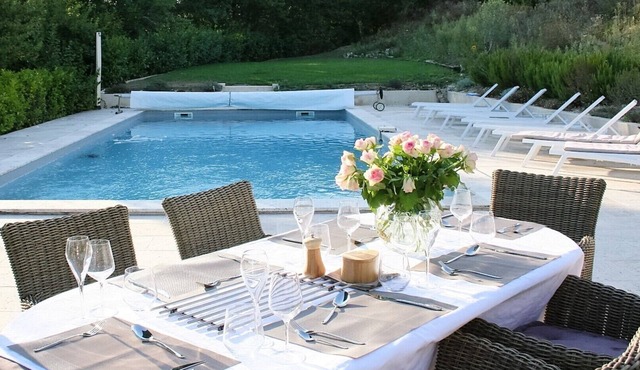 Luxury French House with Air Con, Large Private Pool, WiFi and Great Facilities