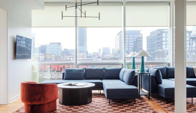 Luxury Fulton Market Penthouse Amazing City Views