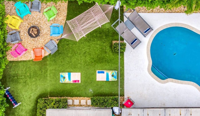 Luxury+ Fun | Heated POOL | Games | 15 min to FLL