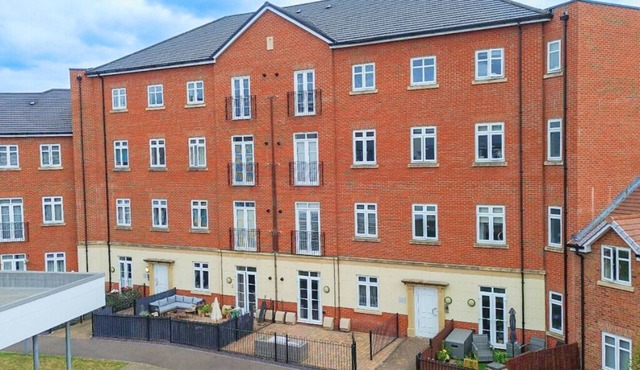 Luxury Furnished 2BR Apt w/WiFi, Workspace, Washer & Parking