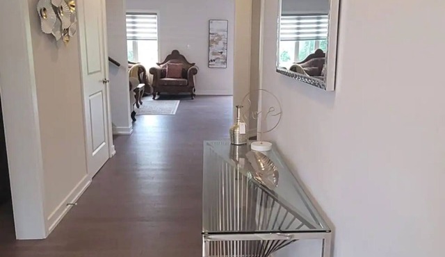 Luxury Furnished 5 Bedroom House In Norfolk Simcoe