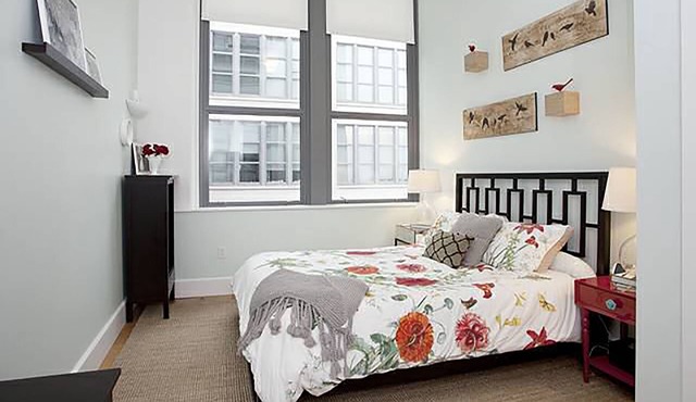 Luxury furnished condo room and private bathroom. Quick NYC commute!