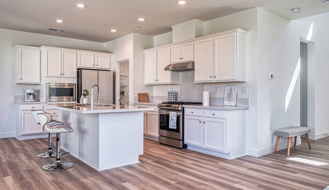 Luxury Furnished homes in Tracy with Mini Golf