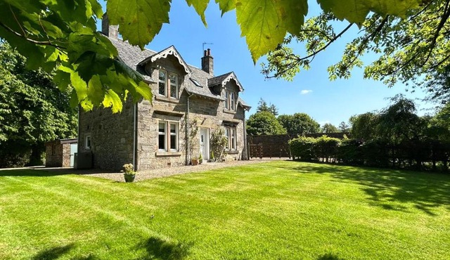 Luxury Garden Cottage