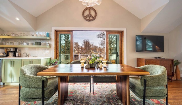 Luxury Garden Loft in Historic Old North End, Centrally located