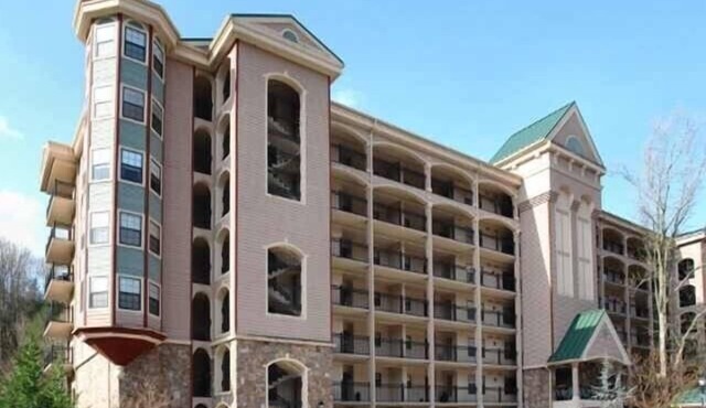 LUXURY GATLINBURG CONDO nMTN. STREAM W/MTN. VIEWSnBE THERE & BE BLESSED!nnnnn
