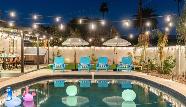 Luxury Gatsby Hideaway - Heated Pool, Hot Tub, Game Room, Fire Pit Near Old Town