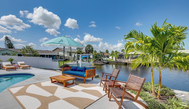 Luxury Gem w/Private Pool & Dock in Apollo Beach