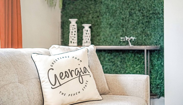 Luxury Getaway by airport and downtown Atlanta